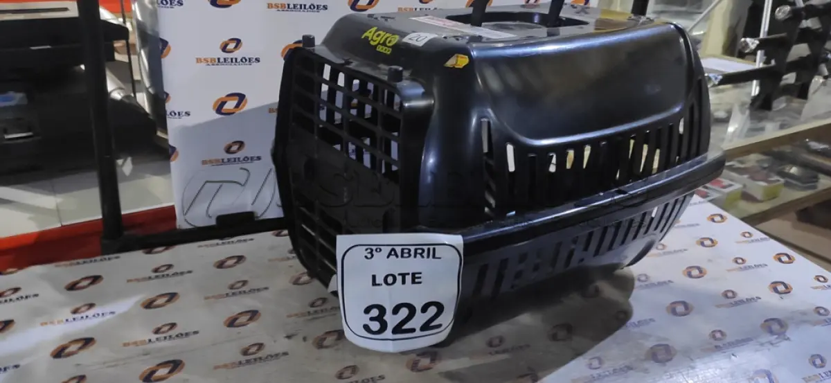 LOTE 322 - 01 CASA DE TRANSPORTE PARA PETS MARCA AGRO SHOP. (NO ESTADO) ATENÇÃO! FAZER A VISITAÇÃO ANTES DE ARREMATAR, NÃO SABEMOS SE FUNCIONA, LEILÃO NÃO TEM GARANTIA E NEM DEVOLUÇÃO, SUJEITO A POSSÍVEIS AVARIAS VISÍVEIS/OCULTAS E/OU AUSÊNCIA DE COMPONENTES.