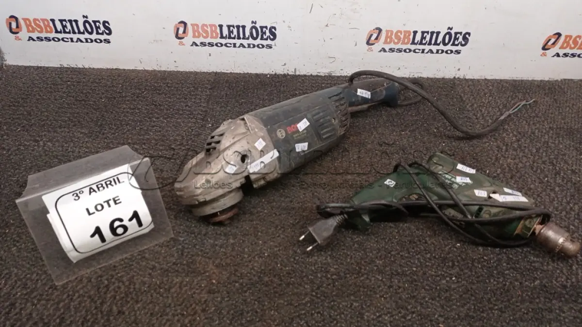 LOTE 161 - 01 FURADEIRA 220V 400W MARCA BOSCH 01 ESMERILHADEIRA BOSCH. (NO ESTADO) ATENÇÃO! FAZER A VISITAÇÃO ANTES DE ARREMATAR, NÃO SABEMOS SE FUNCIONA, LEILÃO NÃO TEM GARANTIA E NEM DEVOLUÇÃO, SUJEITO A POSSÍVEIS AVARIAS VISÍVEIS/OCULTAS E/OU AUSÊNCIA DE COMPONENTES.