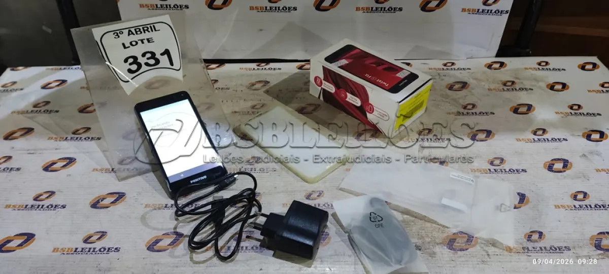 LOTE 331 - 01 SMARTPHONE COM CARREGADOR MODELO TWIST MARCA POSITIVO. (NO ESTADO) ATENÇÃO! FAZER A VISITAÇÃO ANTES DE ARREMATAR, NÃO SABEMOS SE FUNCIONA, LEILÃO NÃO TEM GARANTIA E NEM DEVOLUÇÃO, SUJEITO A POSSÍVEIS AVARIAS VISÍVEIS/OCULTAS E/OU AUSÊNCIA DE COMPONENTES.