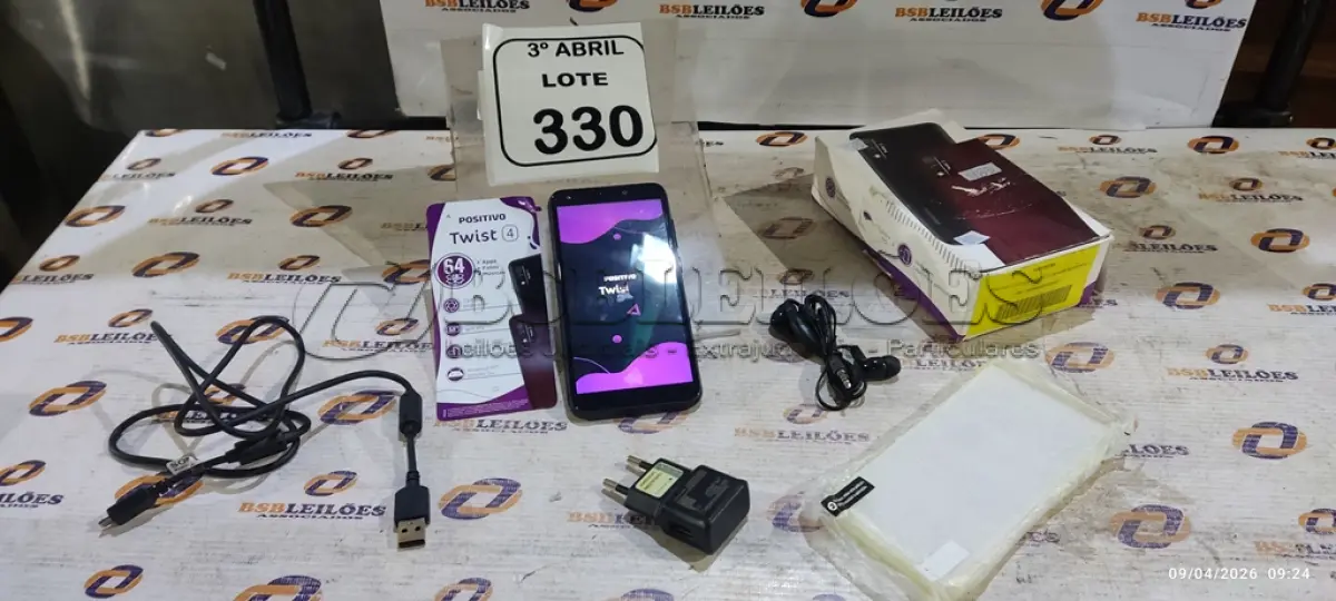 LOTE 330 - 01 SMARTPHONE COM CARREGADOR MODELO TWIST MARCA POSITIVO. (NO ESTADO) ATENÇÃO! FAZER A VISITAÇÃO ANTES DE ARREMATAR, NÃO SABEMOS SE FUNCIONA, LEILÃO NÃO TEM GARANTIA E NEM DEVOLUÇÃO, SUJEITO A POSSÍVEIS AVARIAS VISÍVEIS/OCULTAS E/OU AUSÊNCIA DE COMPONENTES.