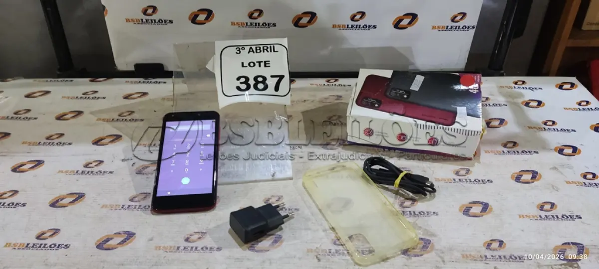 LOTE 387 - 01 SMARTPHONE COM CARREGADOR MODELO TWIST MARCA POSITIVO. (NO ESTADO) ATENÇÃO! FAZER A VISITAÇÃO ANTES DE ARREMATAR, NÃO SABEMOS SE FUNCIONA, LEILÃO NÃO TEM GARANTIA E NEM DEVOLUÇÃO, SUJEITO A POSSÍVEIS AVARIAS VISÍVEIS/OCULTAS E/OU AUSÊNCIA DE COMPONENTES.