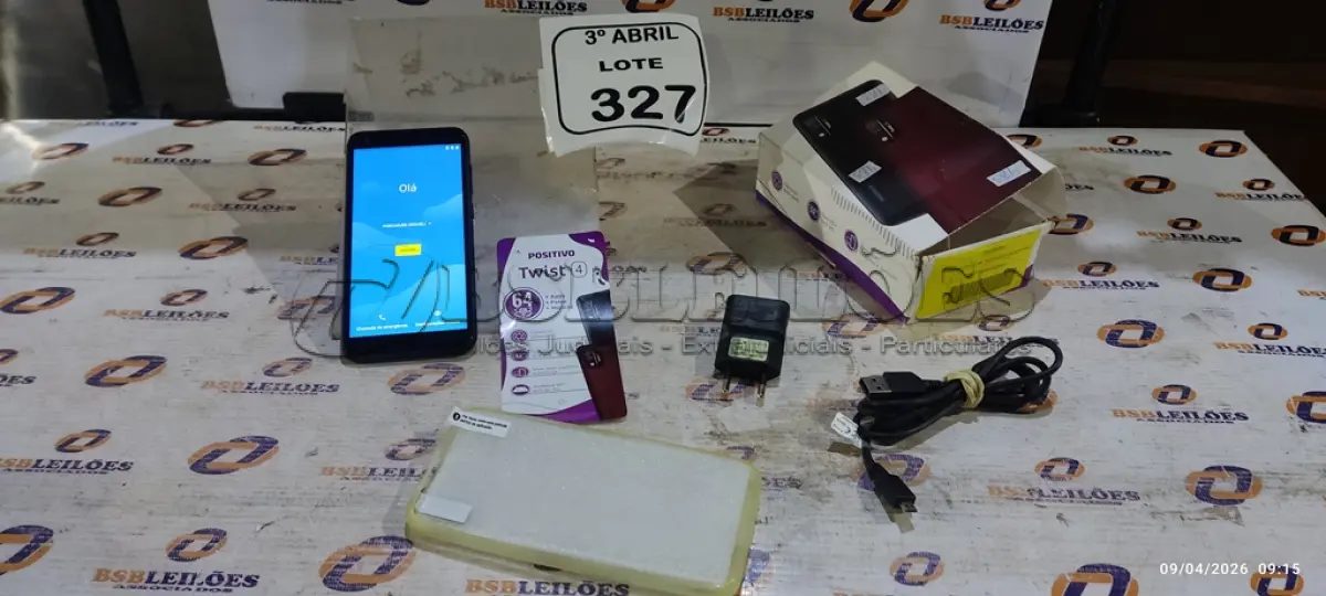 LOTE 327 - 01 SMARTPHONE COM CARREGADOR MODELO TWIST MARCA POSITIVO. (NO ESTADO) ATENÇÃO! FAZER A VISITAÇÃO ANTES DE ARREMATAR, NÃO SABEMOS SE FUNCIONA, LEILÃO NÃO TEM GARANTIA E NEM DEVOLUÇÃO, SUJEITO A POSSÍVEIS AVARIAS VISÍVEIS/OCULTAS E/OU AUSÊNCIA DE COMPONENTES.