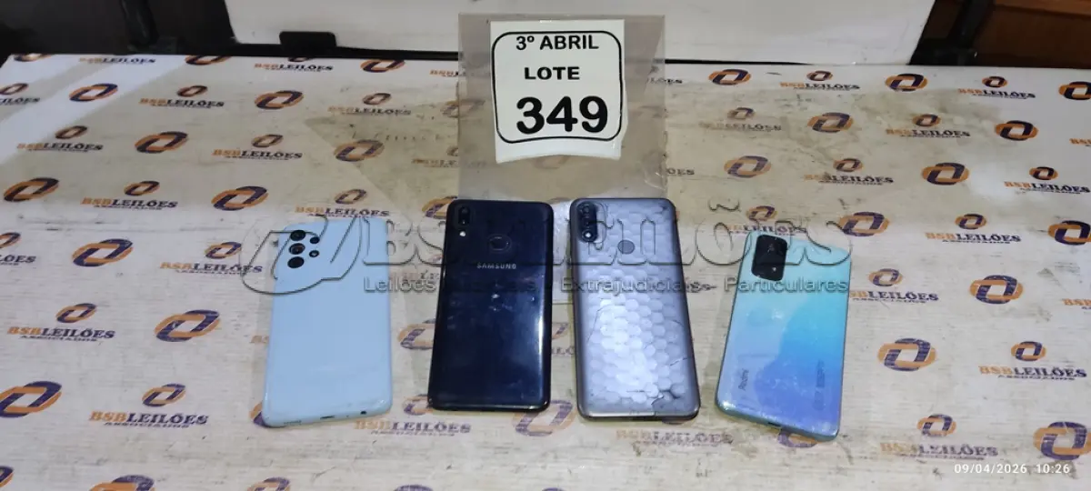 LOTE 349 - 04 CELULARES PARA RETIRADA DE PEÇAS DE MARCAS E MODELOS DIVERSOS. (NO ESTADO) ATENÇÃO! FAZER A VISITAÇÃO ANTES DE ARREMATAR, NÃO SABEMOS SE FUNCIONA, LEILÃO NÃO TEM GARANTIA E NEM DEVOLUÇÃO, SUJEITO A POSSÍVEIS AVARIAS VISÍVEIS/OCULTAS E/OU AUSÊNCIA DE COMPONENTES.