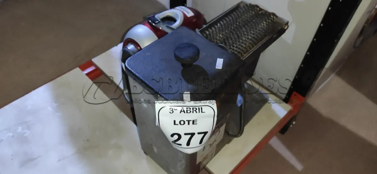 LOTE 277 - 01 MÁQUINA AMACIADORA DE BIFE MARCA SKYMSEN E 01 CAFETEIRA 110V. (NO ESTADO) ATENÇÃO! FAZER A VISITAÇÃO ANTES DE ARREMATAR, NÃO SABEMOS SE FUNCIONA, LEILÃO NÃO TEM GARANTIA E NEM DEVOLUÇÃO, SUJEITO A POSSÍVEIS AVARIAS VISÍVEIS/OCULTAS E/OU AUSÊNCIA DE COMPONENTES.