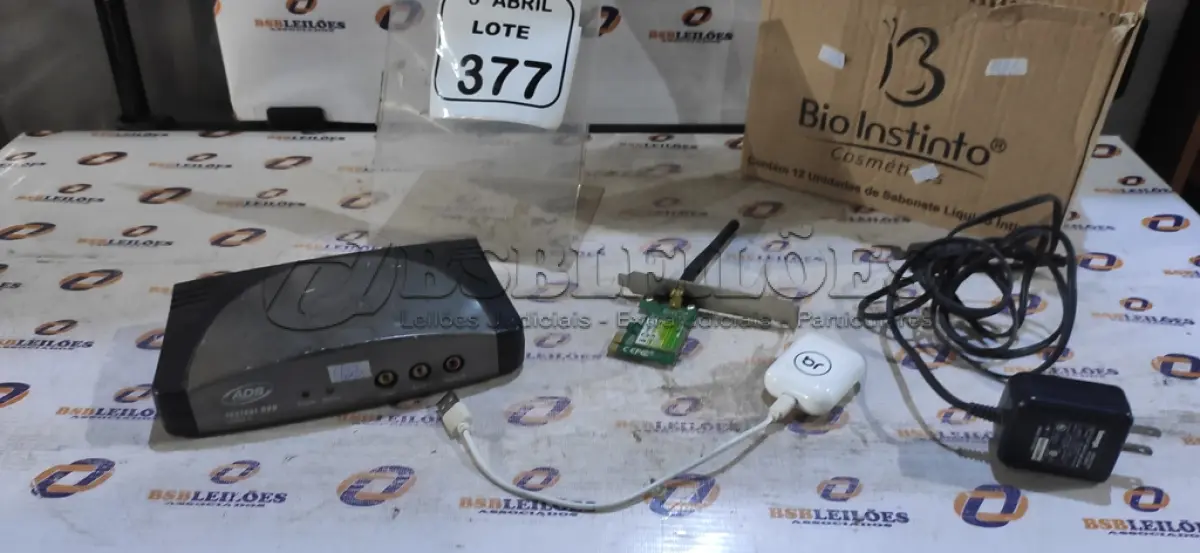 LOTE 377 - 01 PLACA DE CAPTURA DE VÍDEO COM FONTE, 01 ADAPTADOR WI-FI E 01 FONE SEM FIO. (NO ESTADO) ATENÇÃO! FAZER A VISITAÇÃO ANTES DE ARREMATAR, NÃO SABEMOS SE FUNCIONA, LEILÃO NÃO TEM GARANTIA E NEM DEVOLUÇÃO, SUJEITO A POSSÍVEIS AVARIAS VISÍVEIS/OCULTAS E/OU AUSÊNCIA DE COMPONENTES.