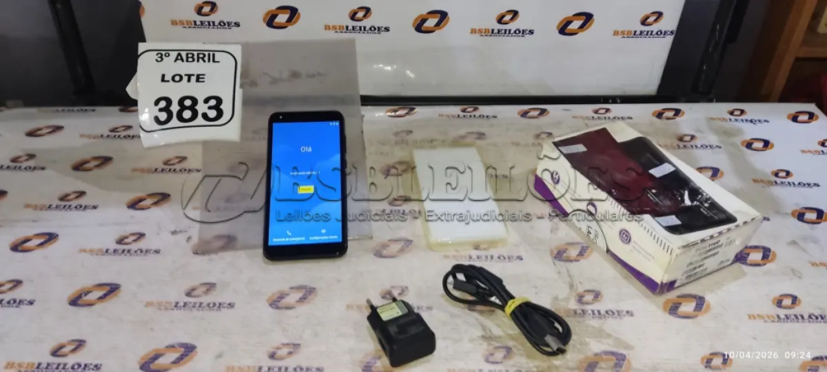 LOTE 383 - 01 SMARTPHONE COM CARREGADOR MODELO TWIST MARCA POSITIVO. (NO ESTADO) ATENÇÃO! FAZER A VISITAÇÃO ANTES DE ARREMATAR, NÃO SABEMOS SE FUNCIONA, LEILÃO NÃO TEM GARANTIA E NEM DEVOLUÇÃO, SUJEITO A POSSÍVEIS AVARIAS VISÍVEIS/OCULTAS E/OU AUSÊNCIA DE COMPONENTES.