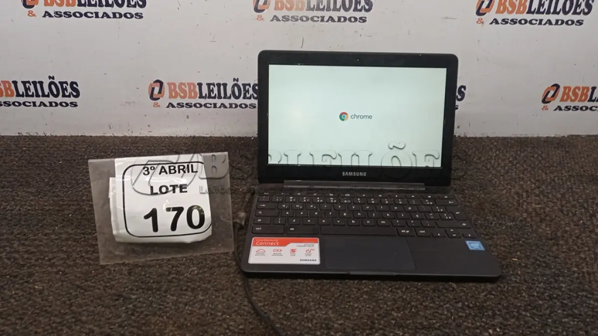 LOTE 170 - 01 CHROMEBOOK 16GB E.MMC MEMORIA 2GB LINHA CONNECT MARCA SAMSUNG SEM FONTE. (NO ESTADO) ATENÇÃO! FAZER A VISITAÇÃO ANTES DE ARREMATAR, NÃO SABEMOS SE FUNCIONA, LEILÃO NÃO TEM GARANTIA E NEM DEVOLUÇÃO, SUJEITO A POSSÍVEIS AVARIAS VISÍVEIS/OCULTAS E/OU AUSÊNCIA DE COMPONENTES.