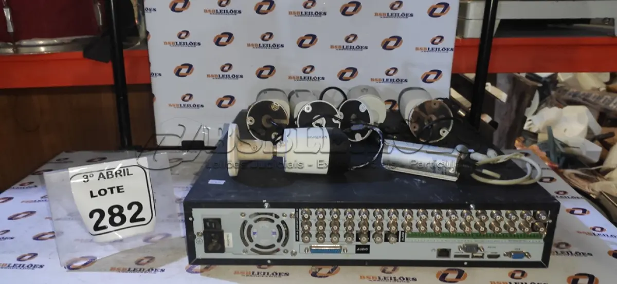 LOTE 282 - 01 DVR MARCA INTELBRAS COM 06 CÂMERAS DE SEGURANÇA SENDO 05 MARCA INTELBRAS E 01 PLASTROM VÍDEO. (NO ESTADO) ATENÇÃO! FAZER A VISITAÇÃO ANTES DE ARREMATAR, NÃO SABEMOS SE FUNCIONA, LEILÃO NÃO TEM GARANTIA E NEM DEVOLUÇÃO, SUJEITO A POSSÍVEIS AVARIAS VISÍVEIS/OCULTAS E/OU AUSÊNCIA DE COMPONENTES.