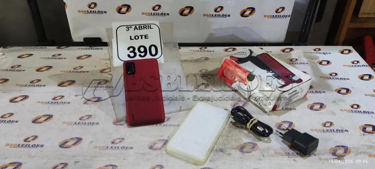 LOTE 390 - 01 SMARTPHONE COM CARREGADOR MODELO TWIST MARCA POSITIVO. (NO ESTADO) ATENÇÃO! FAZER A VISITAÇÃO ANTES DE ARREMATAR, NÃO SABEMOS SE FUNCIONA, LEILÃO NÃO TEM GARANTIA E NEM DEVOLUÇÃO, SUJEITO A POSSÍVEIS AVARIAS VISÍVEIS/OCULTAS E/OU AUSÊNCIA DE COMPONENTES.