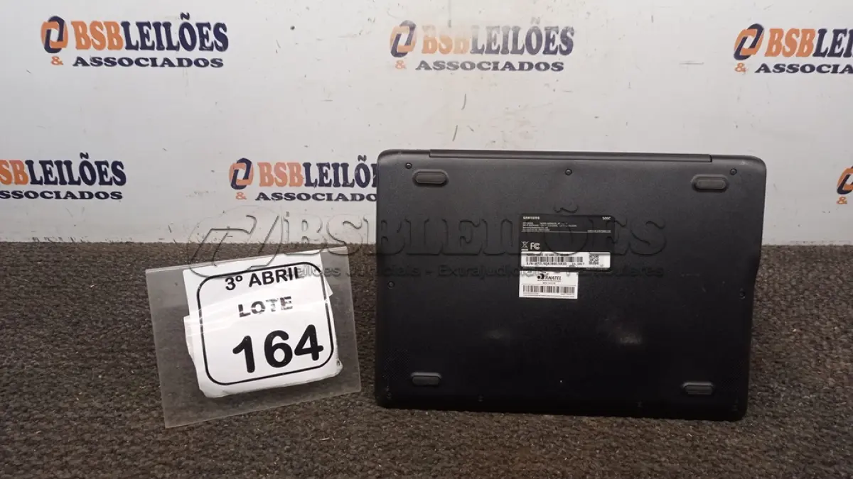 LOTE 164 - 01 CHROMEBOOK 16GB E.MMC MEMORIA 2GB LINHA CONNECT MARCA SAMSUNG SEM FONTE. (NO ESTADO) ATENÇÃO! FAZER A VISITAÇÃO ANTES DE ARREMATAR, NÃO SABEMOS SE FUNCIONA, LEILÃO NÃO TEM GARANTIA E NEM DEVOLUÇÃO, SUJEITO A POSSÍVEIS AVARIAS VISÍVEIS/OCULTAS E/OU AUSÊNCIA DE COMPONENTES.