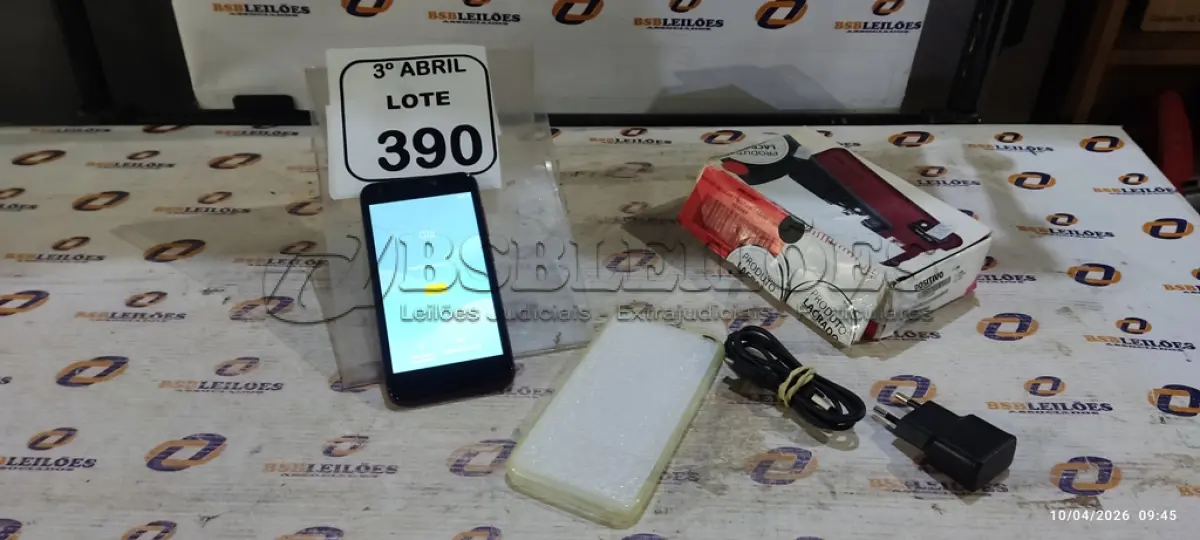 LOTE 390 - 01 SMARTPHONE COM CARREGADOR MODELO TWIST MARCA POSITIVO. (NO ESTADO) ATENÇÃO! FAZER A VISITAÇÃO ANTES DE ARREMATAR, NÃO SABEMOS SE FUNCIONA, LEILÃO NÃO TEM GARANTIA E NEM DEVOLUÇÃO, SUJEITO A POSSÍVEIS AVARIAS VISÍVEIS/OCULTAS E/OU AUSÊNCIA DE COMPONENTES.