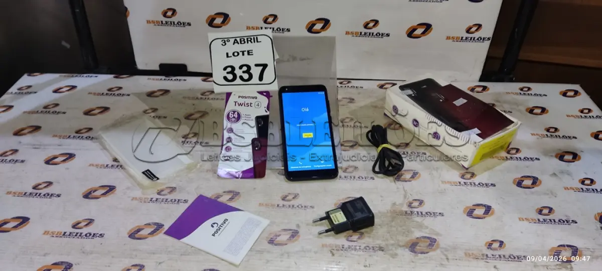 LOTE 337 - 01 SMARTPHONE COM CARREGADOR MODELO TWIST MARCA POSITIVO. (NO ESTADO) ATENÇÃO! FAZER A VISITAÇÃO ANTES DE ARREMATAR, NÃO SABEMOS SE FUNCIONA, LEILÃO NÃO TEM GARANTIA E NEM DEVOLUÇÃO, SUJEITO A POSSÍVEIS AVARIAS VISÍVEIS/OCULTAS E/OU AUSÊNCIA DE COMPONENTES.