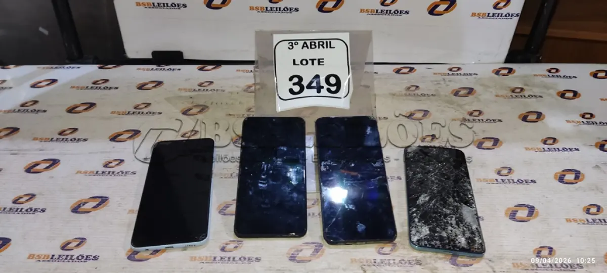 LOTE 349 - 04 CELULARES PARA RETIRADA DE PEÇAS DE MARCAS E MODELOS DIVERSOS. (NO ESTADO) ATENÇÃO! FAZER A VISITAÇÃO ANTES DE ARREMATAR, NÃO SABEMOS SE FUNCIONA, LEILÃO NÃO TEM GARANTIA E NEM DEVOLUÇÃO, SUJEITO A POSSÍVEIS AVARIAS VISÍVEIS/OCULTAS E/OU AUSÊNCIA DE COMPONENTES.