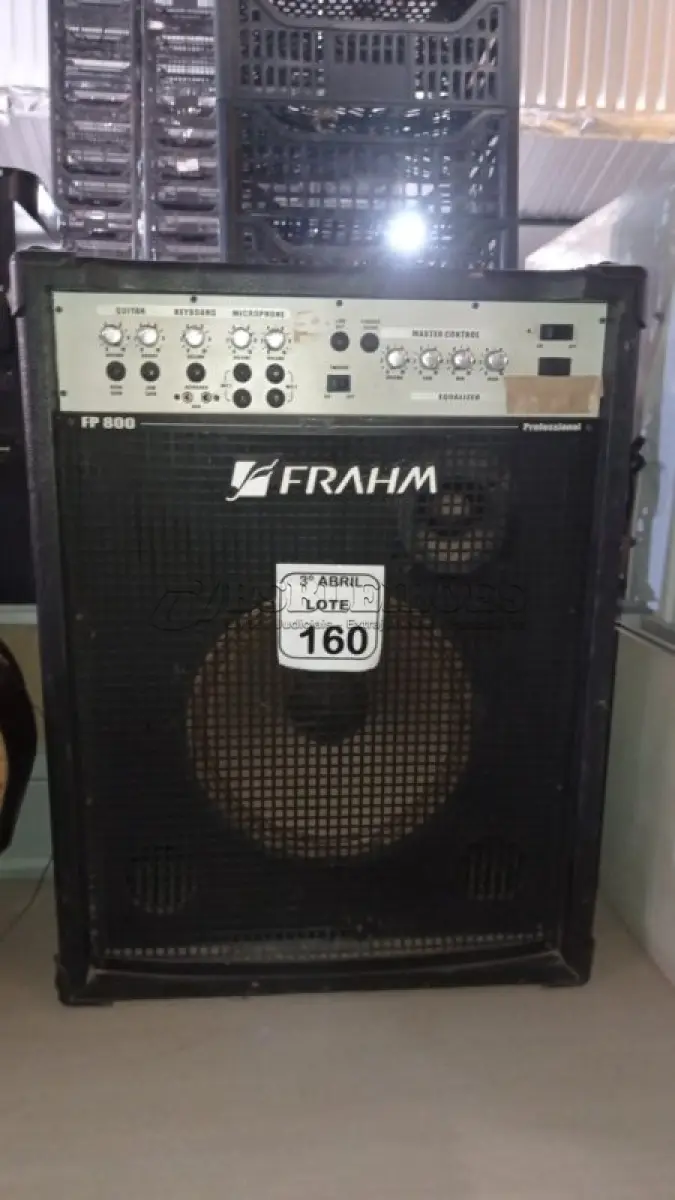 LOTE 160 - 01 CAIXA DE SOM AMPLIFICADORA MODELO FP800 MARCA FRAHN. (NO ESTADO) ATENÇÃO! FAZER A VISITAÇÃO ANTES DE ARREMATAR, NÃO SABEMOS SE FUNCIONA, LEILÃO NÃO TEM GARANTIA E NEM DEVOLUÇÃO, SUJEITO A POSSÍVEIS AVARIAS VISÍVEIS/OCULTAS E/OU AUSÊNCIA DE COMPONENTES.