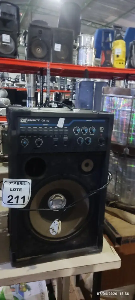 LOTE 211 - 01 CAIXA DE SOM AMPLIFICADORA MODELO GR 50 MARCA GAMBITT. (NO ESTADO) ATENÇÃO! FAZER A VISITAÇÃO ANTES DE ARREMATAR, NÃO SABEMOS SE FUNCIONA, LEILÃO NÃO TEM GARANTIA E NEM DEVOLUÇÃO, SUJEITO A POSSÍVEIS AVARIAS VISÍVEIS/OCULTAS E/OU AUSÊNCIA DE COMPONENTES.