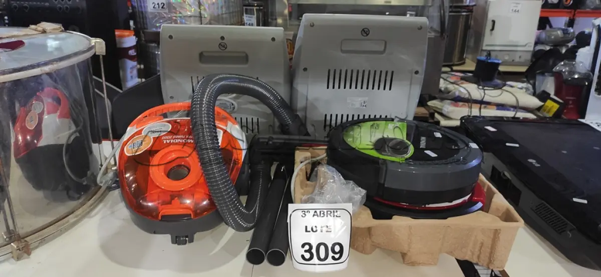 LOTE 309 - 02 ASPIRADORES ROBÔS MARCA MONDIAL, 01 ASPIRADOR DE PÓ MARCA MONDIAL E 02 AQUECEDORES. (NO ESTADO) ATENÇÃO! FAZER A VISITAÇÃO ANTES DE ARREMATAR, NÃO SABEMOS SE FUNCIONA, LEILÃO NÃO TEM GARANTIA E NEM DEVOLUÇÃO, SUJEITO A POSSÍVEIS AVARIAS VISÍVEIS/OCULTAS E/OU AUSÊNCIA DE COMPONENTES.