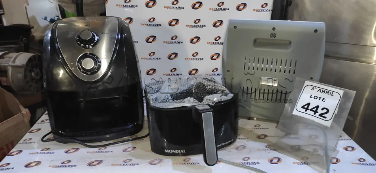 LOTE 442 - 01 AQUECEDOR MARCA MONDIAL E 01 AIR FRAYER MARCA MONDIAL. (NO ESTADO) ATENÇÃO! FAZER A VISITAÇÃO ANTES DE ARREMATAR, NÃO SABEMOS SE FUNCIONA, LEILÃO NÃO TEM GARANTIA E NEM DEVOLUÇÃO, SUJEITO A POSSÍVEIS AVARIAS VISÍVEIS/OCULTAS E/OU AUSÊNCIA DE COMPONENTES.