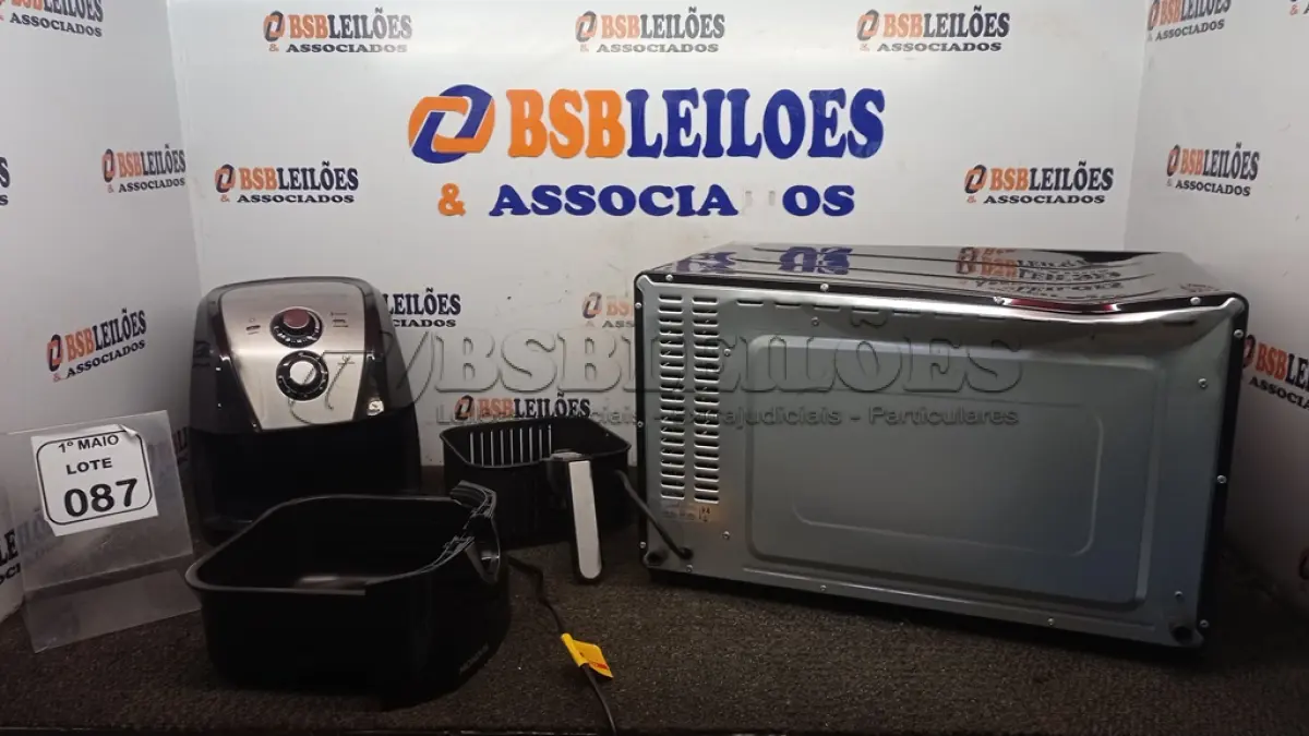 LOTE 087 - 01 FORNO ELÉTRICO MODELO GRAND FAMILY II 52L MARCA MONDIAL E 01 AIR FRYER 4L 220V MARCA MONDIAL. (NO ESTADO) ATENÇÃO! FAZER A VISITAÇÃO ANTES DE ARREMATAR, NÃO SABEMOS SE FUNCIONA, LEILÃO NÃO TEM GARANTIA E NEM DEVOLUÇÃO, SUJEITO A POSSÍVEIS AVARIAS VISÍVEIS/OCULTAS E/OU AUSÊNCIA DE COMPONENTES.