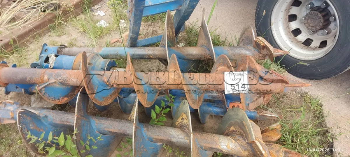 LOTE 514 - 01 PERFURATRIZ COMPLETA (PLACA DE FIXAÇÃO + ROTOR 311 TECDRILL E 05 BROCAS NAVALHADAS. (NO ESTADO) ATENÇÃO! FAZER A VISITAÇÃO ANTES DE ARREMATAR, NÃO SABEMOS SE FUNCIONA, LEILÃO NÃO TEM GARANTIA E NEM DEVOLUÇÃO, SUJEITO A POSSÍVEIS AVARIAS VISÍVEIS/OCULTAS E/OU AUSÊNCIA DE COMPONENTES.
