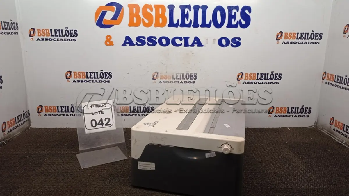 LOTE 042 - 01 COOLER PARA VACINAS VETERINÁRIAS MODELO VC-200 127V MARCA CHILLER UNIT. (NO ESTADO) ATENÇÃO! FAZER A VISITAÇÃO ANTES DE ARREMATAR, NÃO SABEMOS SE FUNCIONA, LEILÃO NÃO TEM GARANTIA E NEM DEVOLUÇÃO, SUJEITO A POSSÍVEIS AVARIAS VISÍVEIS/OCULTAS E/OU AUSÊNCIA DE COMPONENTES.