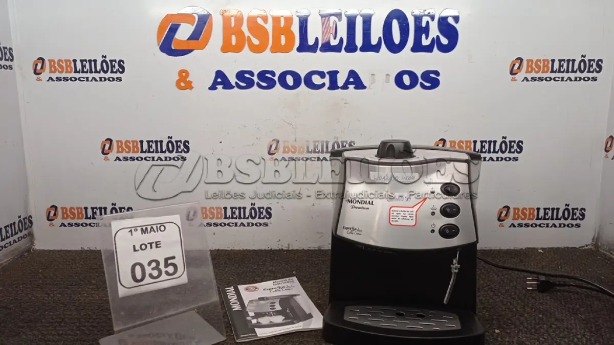 LOTE 035 - 01 MÁQUINA DE CAFÉ EXPRESSO 220V MARCA MONDIAL (INCOMPLETA). (NO ESTADO) ATENÇÃO! FAZER A VISITAÇÃO ANTES DE ARREMATAR, NÃO SABEMOS SE FUNCIONA, LEILÃO NÃO TEM GARANTIA E NEM DEVOLUÇÃO, SUJEITO A POSSÍVEIS AVARIAS VISÍVEIS/OCULTAS E/OU AUSÊNCIA DE COMPONENTES.