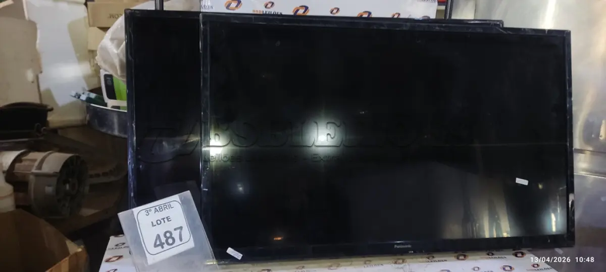 LOTE 487 - 01 TV LCD 39’’ MARCA PANASONIC E 01 TV LCD 40’’ MARCA SAMSUNG. (NO ESTADO) ATENÇÃO! FAZER A VISITAÇÃO ANTES DE ARREMATAR, NÃO SABEMOS SE FUNCIONA, LEILÃO NÃO TEM GARANTIA E NEM DEVOLUÇÃO, SUJEITO A POSSÍVEIS AVARIAS VISÍVEIS/OCULTAS E/OU AUSÊNCIA DE COMPONENTES.