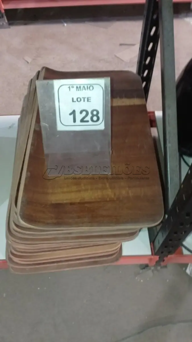 LOTE 128 - 20 PLACAS DE MADEIRA. (NO ESTADO) ATENÇÃO! FAZER A VISITAÇÃO ANTES DE ARREMATAR, NÃO SABEMOS SE FUNCIONA, LEILÃO NÃO TEM GARANTIA E NEM DEVOLUÇÃO, SUJEITO A POSSÍVEIS AVARIAS VISÍVEIS/OCULTAS E/OU AUSÊNCIA DE COMPONENTES.
