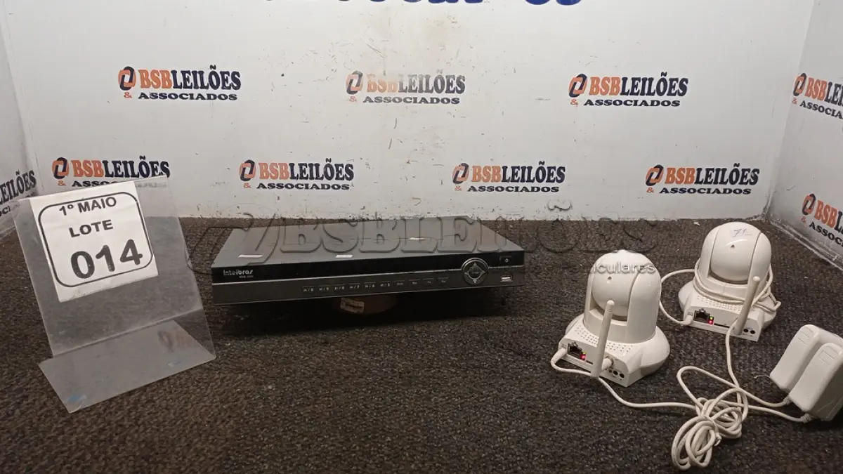 LOTE 014 - 01 APARELHO DE DVR MODELO NVD 3000 MARCA INTELBRAS E 02 CÂMERAS DE MONITORAMENTO MARCA FOSCAM. (NO ESTADO) ATENÇÃO! FAZER A VISITAÇÃO ANTES DE ARREMATAR, NÃO SABEMOS SE FUNCIONA, LEILÃO NÃO TEM GARANTIA E NEM DEVOLUÇÃO, SUJEITO A POSSÍVEIS AVARIAS VISÍVEIS/OCULTAS E/OU AUSÊNCIA DE COMPONENTES.