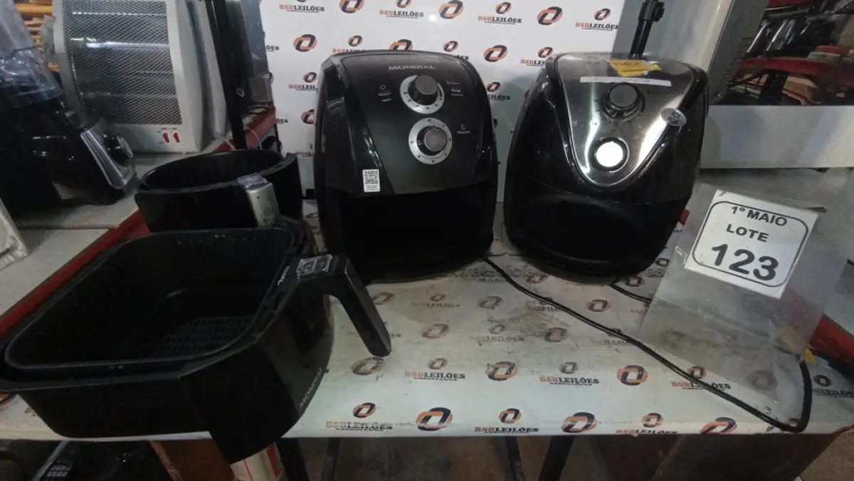 LOTE 123 - 02 AIR FRYERS 220V MARCA MONDIAL. (NO ESTADO) ATENÇÃO! FAZER A VISITAÇÃO ANTES DE ARREMATAR, NÃO SABEMOS SE FUNCIONA, LEILÃO NÃO TEM GARANTIA E NEM DEVOLUÇÃO, SUJEITO A POSSÍVEIS AVARIAS VISÍVEIS/OCULTAS E/OU AUSÊNCIA DE COMPONENTES.