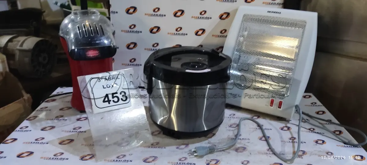 LOTE 453 - 01 PANELA ELÉTRICA MARCA MONDIAL, 01 PIPOQUEIRA E 01 AQUECEDOR. (NO ESTADO) ATENÇÃO! FAZER A VISITAÇÃO ANTES DE ARREMATAR, NÃO SABEMOS SE FUNCIONA, LEILÃO NÃO TEM GARANTIA E NEM DEVOLUÇÃO, SUJEITO A POSSÍVEIS AVARIAS VISÍVEIS/OCULTAS E/OU AUSÊNCIA DE COMPONENTES.