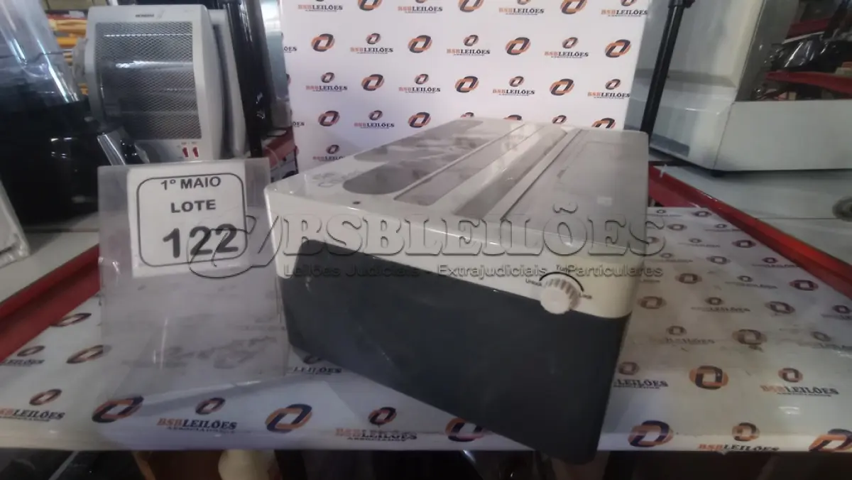 LOTE 122 - 01 COOLER PARA VACINAS VETERINÁRIAS MODELO VC-200 127V MARCA CHILLER UNIT. (NO ESTADO) ATENÇÃO! FAZER A VISITAÇÃO ANTES DE ARREMATAR, NÃO SABEMOS SE FUNCIONA, LEILÃO NÃO TEM GARANTIA E NEM DEVOLUÇÃO, SUJEITO A POSSÍVEIS AVARIAS VISÍVEIS/OCULTAS E/OU AUSÊNCIA DE COMPONENTES.