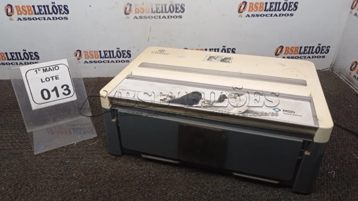 LOTE 013 - 01 COOLER PARA VACINAS VETERINÁRIAS MODELO VC-200 127V MARCA CHILLER UNIT. (NO ESTADO) ATENÇÃO! FAZER A VISITAÇÃO ANTES DE ARREMATAR, NÃO SABEMOS SE FUNCIONA, LEILÃO NÃO TEM GARANTIA E NEM DEVOLUÇÃO, SUJEITO A POSSÍVEIS AVARIAS VISÍVEIS/OCULTAS E/OU AUSÊNCIA DE COMPONENTES.