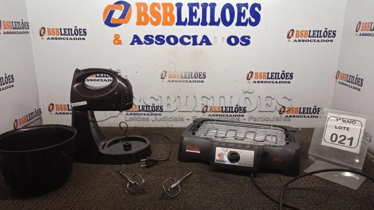 LOTE 021 - 01 CHURRASQUEIRA ELÉTRICA 220V MARCA MONDIAL E 01 BATEDEIRA 220V MARCA MONDIAL. (NO ESTADO) ATENÇÃO! FAZER A VISITAÇÃO ANTES DE ARREMATAR, NÃO SABEMOS SE FUNCIONA, LEILÃO NÃO TEM GARANTIA E NEM DEVOLUÇÃO, SUJEITO A POSSÍVEIS AVARIAS VISÍVEIS/OCULTAS E/OU AUSÊNCIA DE COMPONENTES.