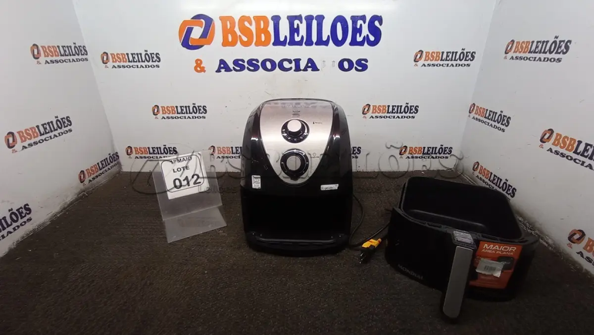 LOTE 012 - 01 AIR FRYER 5L 220V MARCA MONDIAL. (NO ESTADO) ATENÇÃO! FAZER A VISITAÇÃO ANTES DE ARREMATAR, NÃO SABEMOS SE FUNCIONA, LEILÃO NÃO TEM GARANTIA E NEM DEVOLUÇÃO, SUJEITO A POSSÍVEIS AVARIAS VISÍVEIS/OCULTAS E/OU AUSÊNCIA DE COMPONENTES.
