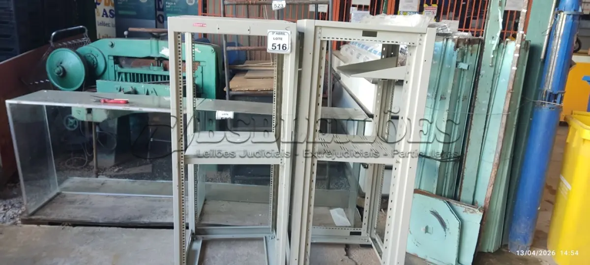 LOTE 516 - 02 RACKS PARA SERVIDORES. (NO ESTADO) ATENÇÃO! FAZER A VISITAÇÃO ANTES DE ARREMATAR, NÃO SABEMOS SE FUNCIONA, LEILÃO NÃO TEM GARANTIA E NEM DEVOLUÇÃO, SUJEITO A POSSÍVEIS AVARIAS VISÍVEIS/OCULTAS E/OU AUSÊNCIA DE COMPONENTES.