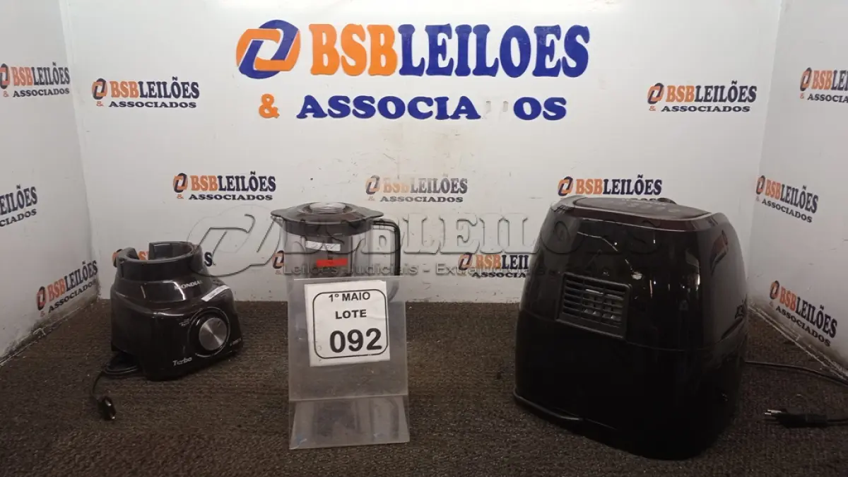 LOTE 092 - 01 AIR FRYER MARCA MONDIAL E 01 LIQUIDIFICADOR 220V MARCA MONDIAL. (NO ESTADO) ATENÇÃO! FAZER A VISITAÇÃO ANTES DE ARREMATAR, NÃO SABEMOS SE FUNCIONA, LEILÃO NÃO TEM GARANTIA E NEM DEVOLUÇÃO, SUJEITO A POSSÍVEIS AVARIAS VISÍVEIS/OCULTAS E/OU AUSÊNCIA DE COMPONENTES.