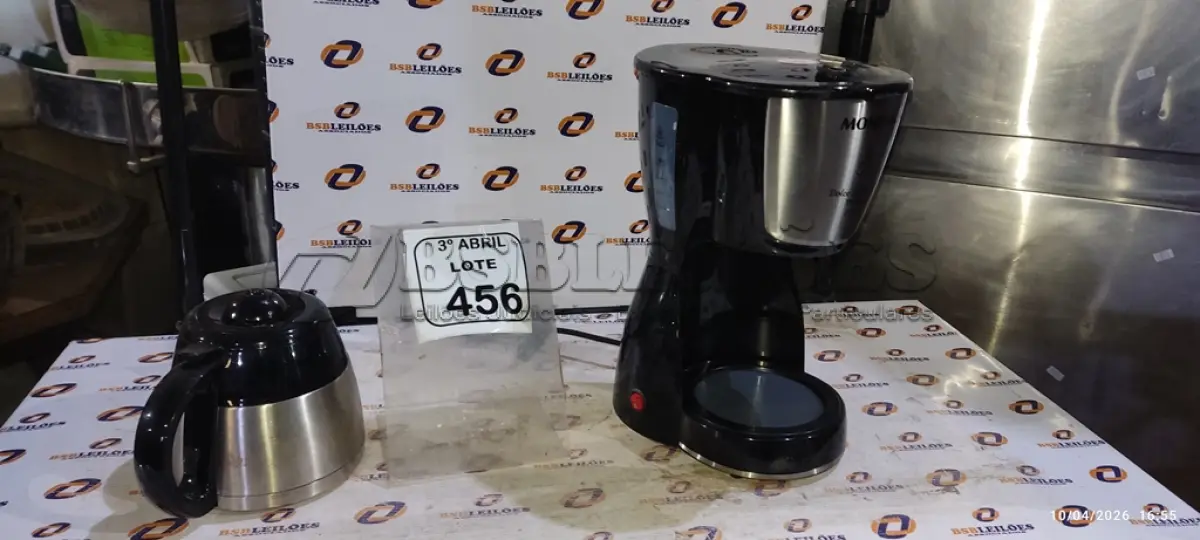 LOTE 456 - 01 CAFETEIRA ELÉTRICA MARCA MONDIAL. (NO ESTADO) ATENÇÃO! FAZER A VISITAÇÃO ANTES DE ARREMATAR, NÃO SABEMOS SE FUNCIONA, LEILÃO NÃO TEM GARANTIA E NEM DEVOLUÇÃO, SUJEITO A POSSÍVEIS AVARIAS VISÍVEIS/OCULTAS E/OU AUSÊNCIA DE COMPONENTES.