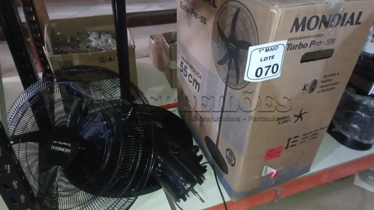 LOTE 070 - 01 VENTILADOR DE COLUNA MODELOS TURBO PRO-55 MARCA MONDIAL DESMONTADO. (NO ESTADO) ATENÇÃO! FAZER A VISITAÇÃO ANTES DE ARREMATAR, NÃO SABEMOS SE FUNCIONA, LEILÃO NÃO TEM GARANTIA E NEM DEVOLUÇÃO, SUJEITO A POSSÍVEIS AVARIAS VISÍVEIS/OCULTAS E/OU AUSÊNCIA DE COMPONENTES.