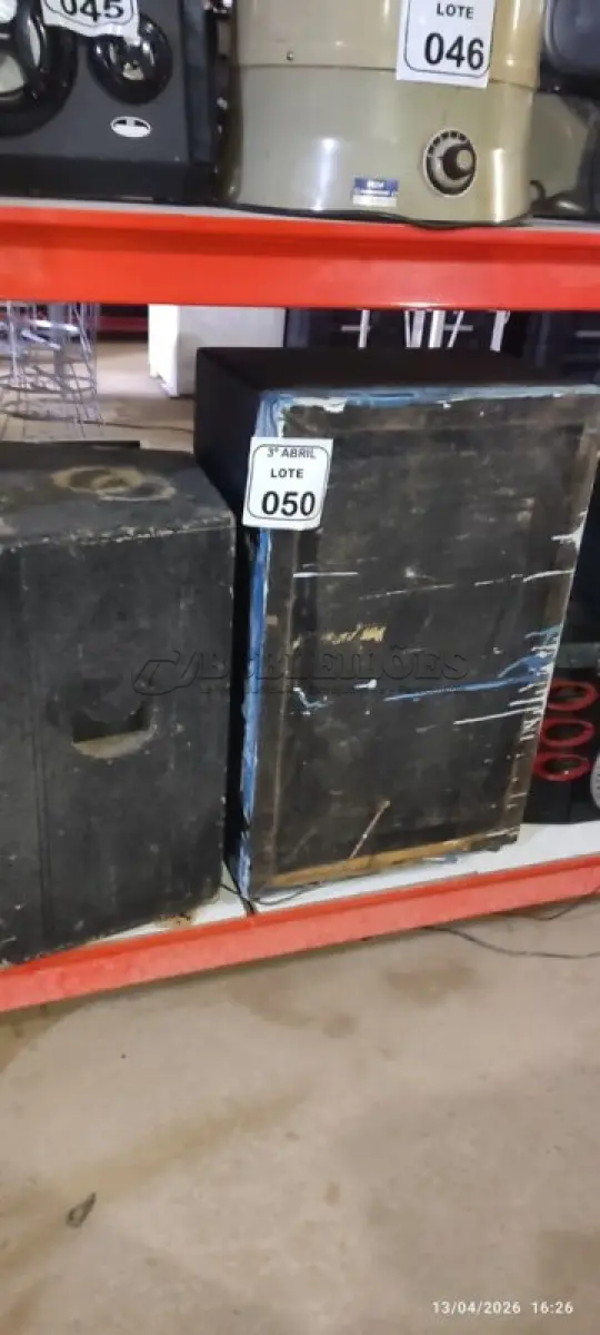 LOTE 050 - 02 CAIXAS DE SOM ALTO-FALANTE. (NO ESTADO) DE SOM ALTO FALANTES APLICAÇÃO! FAZER A VISITAÇÃO ANTES DE ARREMATAR, NÃO SABEMOS SE FUNCIONA, LEILÃO NÃO TEM GARANTIA E NEM DEVOLUÇÃO, SUJEITO A POSSÍVEIS AVARIAS VISÍVEIS/OCULTAS E/OU AUSÊNCIA DE COMPONENTES.