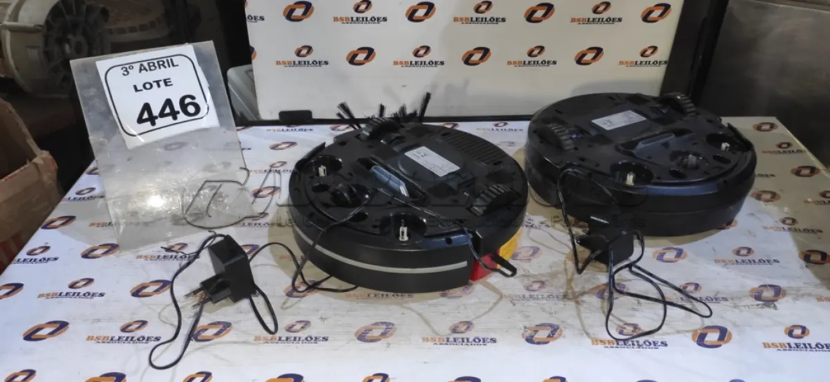 LOTE 446 - 02 ASPIRADORES ROBÔS MARCA MONDIAL. (NO ESTADO) ATENÇÃO! FAZER A VISITAÇÃO ANTES DE ARREMATAR, NÃO SABEMOS SE FUNCIONA, LEILÃO NÃO TEM GARANTIA E NEM DEVOLUÇÃO, SUJEITO A POSSÍVEIS AVARIAS VISÍVEIS/OCULTAS E/OU AUSÊNCIA DE COMPONENTES.