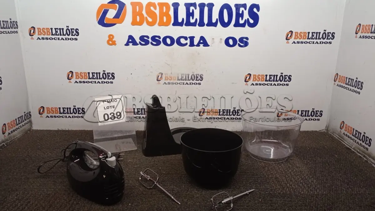 LOTE 039 - 01 BATEDEIRA MARCA MONDIAL. (NO ESTADO) ATENÇÃO! FAZER A VISITAÇÃO ANTES DE ARREMATAR, NÃO SABEMOS SE FUNCIONA, LEILÃO NÃO TEM GARANTIA E NEM DEVOLUÇÃO, SUJEITO A POSSÍVEIS AVARIAS VISÍVEIS/OCULTAS E/OU AUSÊNCIA DE COMPONENTES.