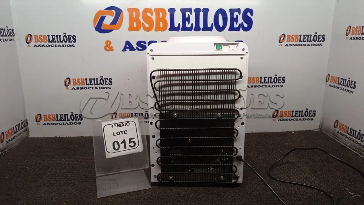 LOTE 015 - 01 PURIFICADOR DE ÁGUA MARCA PHILCO. (NO ESTADO) ATENÇÃO! FAZER A VISITAÇÃO ANTES DE ARREMATAR, NÃO SABEMOS SE FUNCIONA, LEILÃO NÃO TEM GARANTIA E NEM DEVOLUÇÃO, SUJEITO A POSSÍVEIS AVARIAS VISÍVEIS/OCULTAS E/OU AUSÊNCIA DE COMPONENTES.