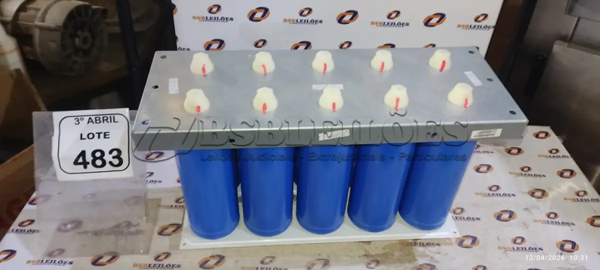LOTE 483 - 10 CAPACITORES. (NO ESTADO) ATENÇÃO! FAZER A VISITAÇÃO ANTES DE ARREMATAR, NÃO SABEMOS SE FUNCIONA, LEILÃO NÃO TEM GARANTIA E NEM DEVOLUÇÃO, SUJEITO A POSSÍVEIS AVARIAS VISÍVEIS/OCULTAS E/OU AUSÊNCIA DE COMPONENTES.