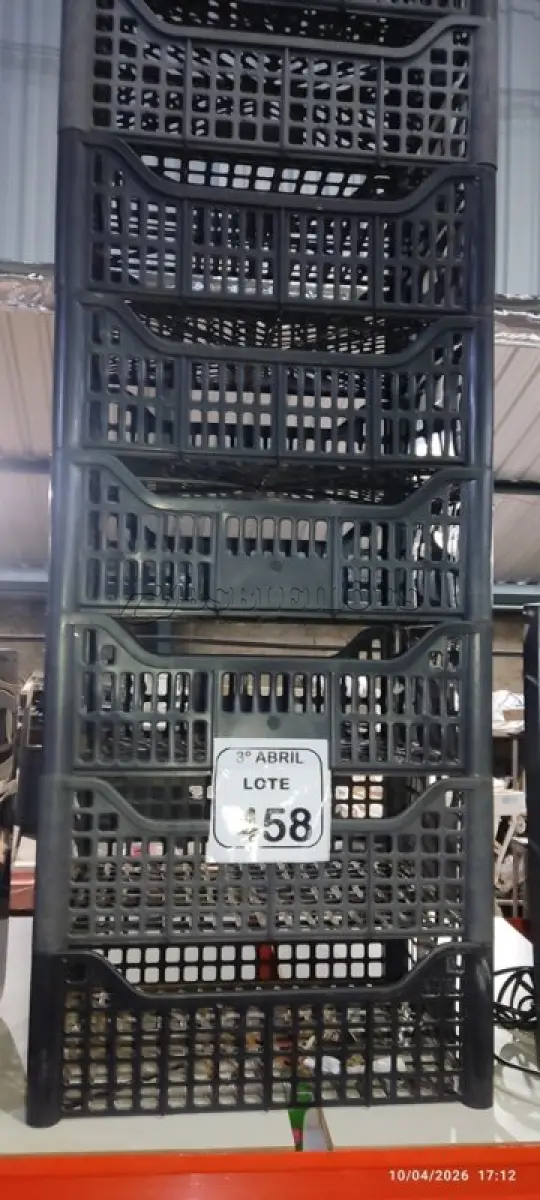 LOTE 458 - 01 PORTA SANFONADA. (NO ESTADO) ATENÇÃO! FAZER A VISITAÇÃO ANTES DE ARREMATAR, NÃO SABEMOS SE FUNCIONA, LEILÃO NÃO TEM GARANTIA E NEM DEVOLUÇÃO, SUJEITO A POSSÍVEIS AVARIAS VISÍVEIS/OCULTAS E/OU AUSÊNCIA DE COMPONENTES.