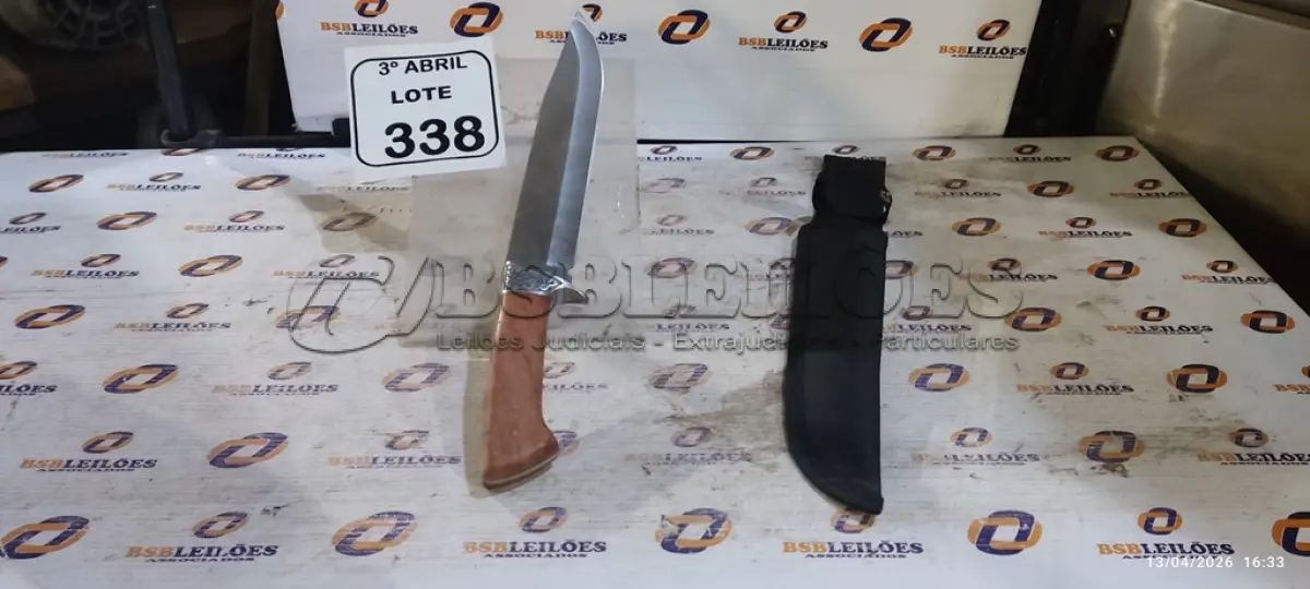 LOTE 338 - 01 FACA PARA CHURRASCO AÇO INOX 39 CM CABO MADEIRA. (NO ESTADO) ATENÇÃO! FAZER A VISITAÇÃO ANTES DE ARREMATAR, NÃO SABEMOS SE FUNCIONA, LEILÃO NÃO TEM GARANTIA E NEM DEVOLUÇÃO, SUJEITO A POSSÍVEIS AVARIAS VISÍVEIS/OCULTAS E/OU AUSÊNCIA DE COMPONENTES.