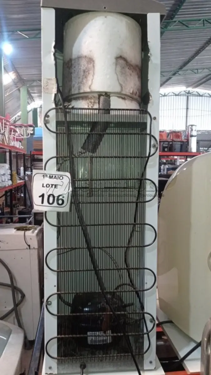 LOTE 106 - 01 BEBEDOURO REFRIGERADO PARA GARRAFÃO 127V MARCA ESMALTEC. (NO ESTADO) ATENÇÃO! FAZER A VISITAÇÃO ANTES DE ARREMATAR, NÃO SABEMOS SE FUNCIONA, LEILÃO NÃO TEM GARANTIA E NEM DEVOLUÇÃO, SUJEITO A POSSÍVEIS AVARIAS VISÍVEIS/OCULTAS E/OU AUSÊNCIA DE COMPONENTES.