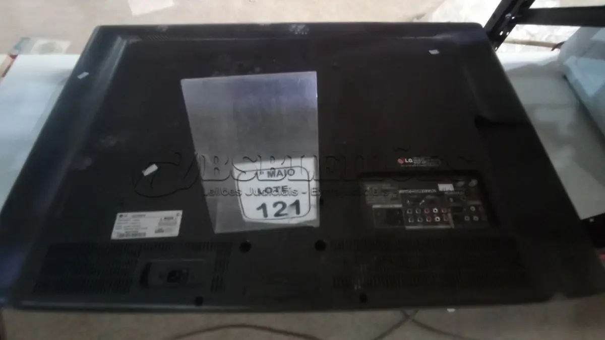 LOTE 121 - 02 TVS LCD 42’’ MARCA LG. (NO ESTADO) ATENÇÃO! FAZER A VISITAÇÃO ANTES DE ARREMATAR, NÃO SABEMOS SE FUNCIONA, LEILÃO NÃO TEM GARANTIA E NEM DEVOLUÇÃO, SUJEITO A POSSÍVEIS AVARIAS VISÍVEIS/OCULTAS E/OU AUSÊNCIA DE COMPONENTES.