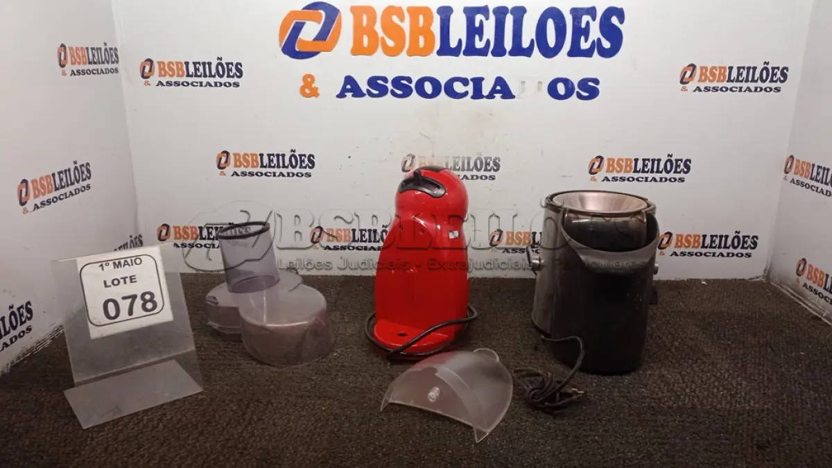 LOTE 078 - 01 CAFETEIRA E 01 CENTRIFUGA DE ALIMENTOS. (NO ESTADO) ATENÇÃO! FAZER A VISITAÇÃO ANTES DE ARREMATAR, NÃO SABEMOS SE FUNCIONA, LEILÃO NÃO TEM GARANTIA E NEM DEVOLUÇÃO, SUJEITO A POSSÍVEIS AVARIAS VISÍVEIS/OCULTAS E/OU AUSÊNCIA DE COMPONENTES.