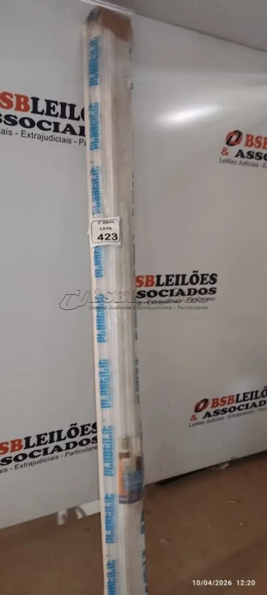 LOTE 423 - 01 PORTA SANFONADA MARCA PLASFLEX. (NO ESTADO) ATENÇÃO! FAZER A VISITAÇÃO ANTES DE ARREMATAR, NÃO SABEMOS SE FUNCIONA, LEILÃO NÃO TEM GARANTIA E NEM DEVOLUÇÃO, SUJEITO A POSSÍVEIS AVARIAS VISÍVEIS/OCULTAS E/OU AUSÊNCIA DE COMPONENTES.