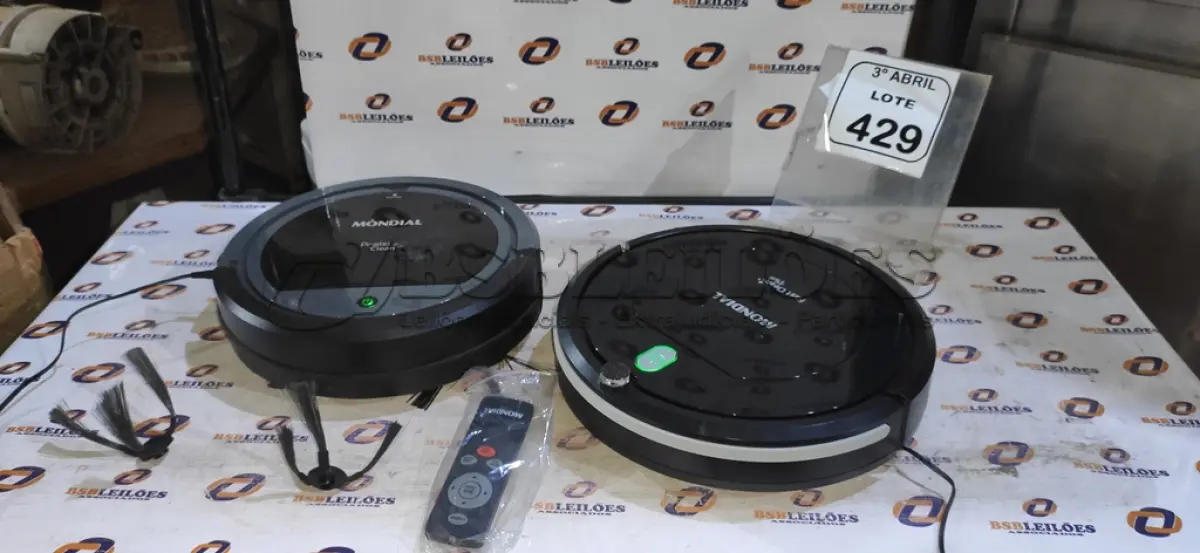 LOTE 429 - 02 ASPIRADORES ROBÔS MARCA MONDIAL. (NO ESTADO) ATENÇÃO! FAZER A VISITAÇÃO ANTES DE ARREMATAR, NÃO SABEMOS SE FUNCIONA, LEILÃO NÃO TEM GARANTIA E NEM DEVOLUÇÃO, SUJEITO A POSSÍVEIS AVARIAS VISÍVEIS/OCULTAS E/OU AUSÊNCIA DE COMPONENTES.